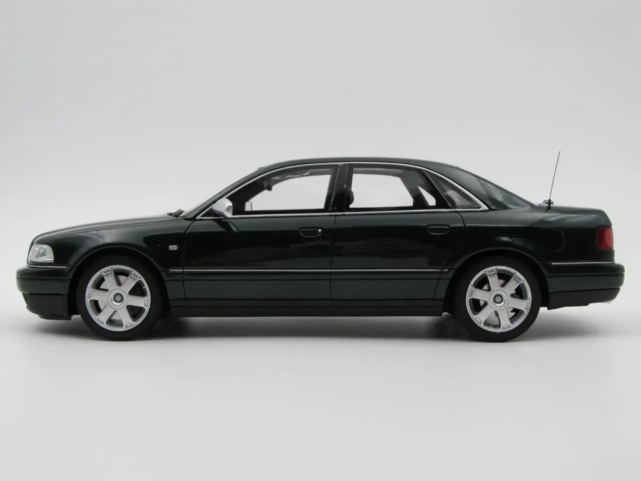 Billede 3 - 2001 Audi S8 Type D2 Limited Edition - 1:18