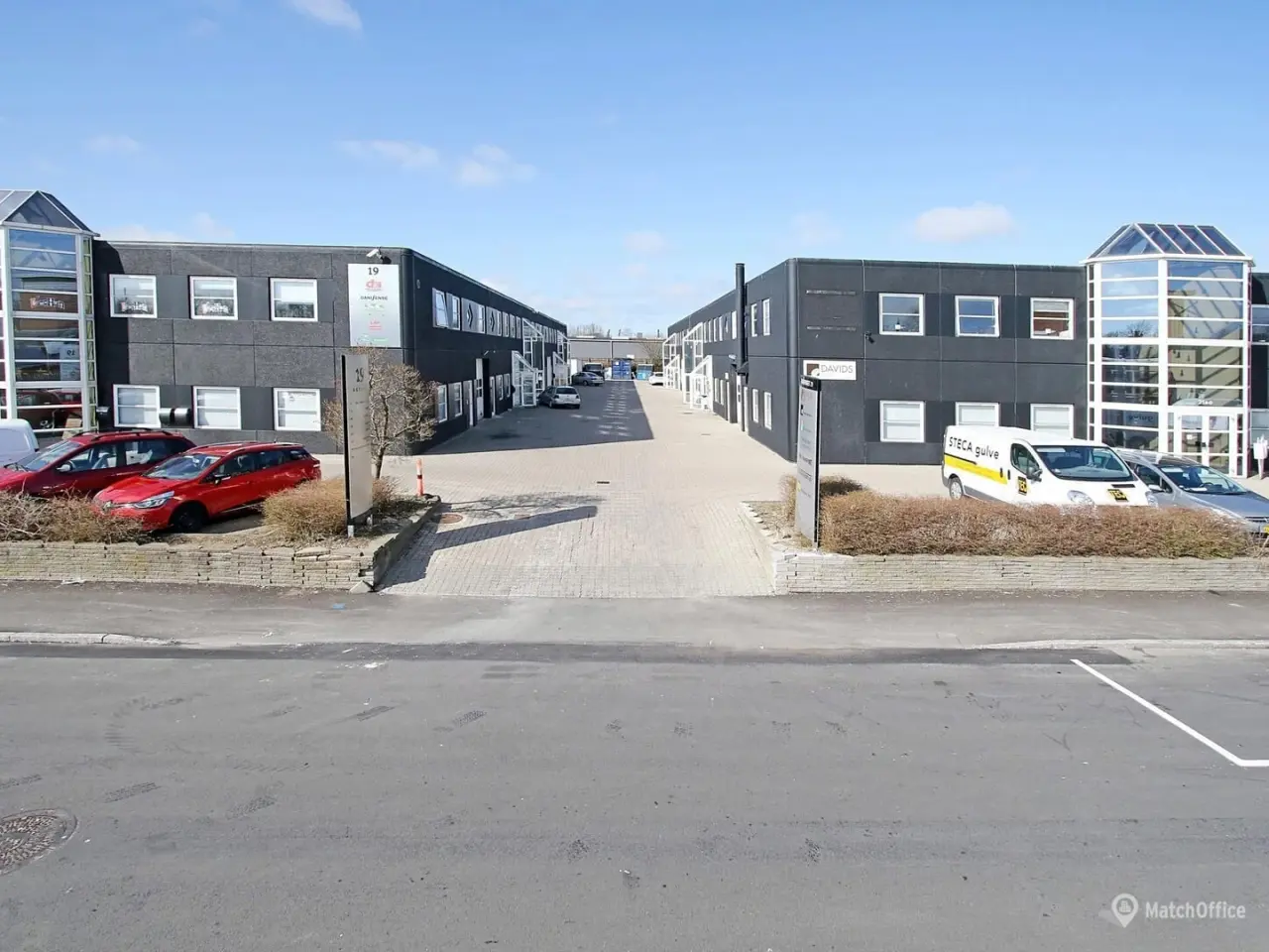 Billede 1 - Nyrenoveret kontor og lager/showroom – indflytningsklar