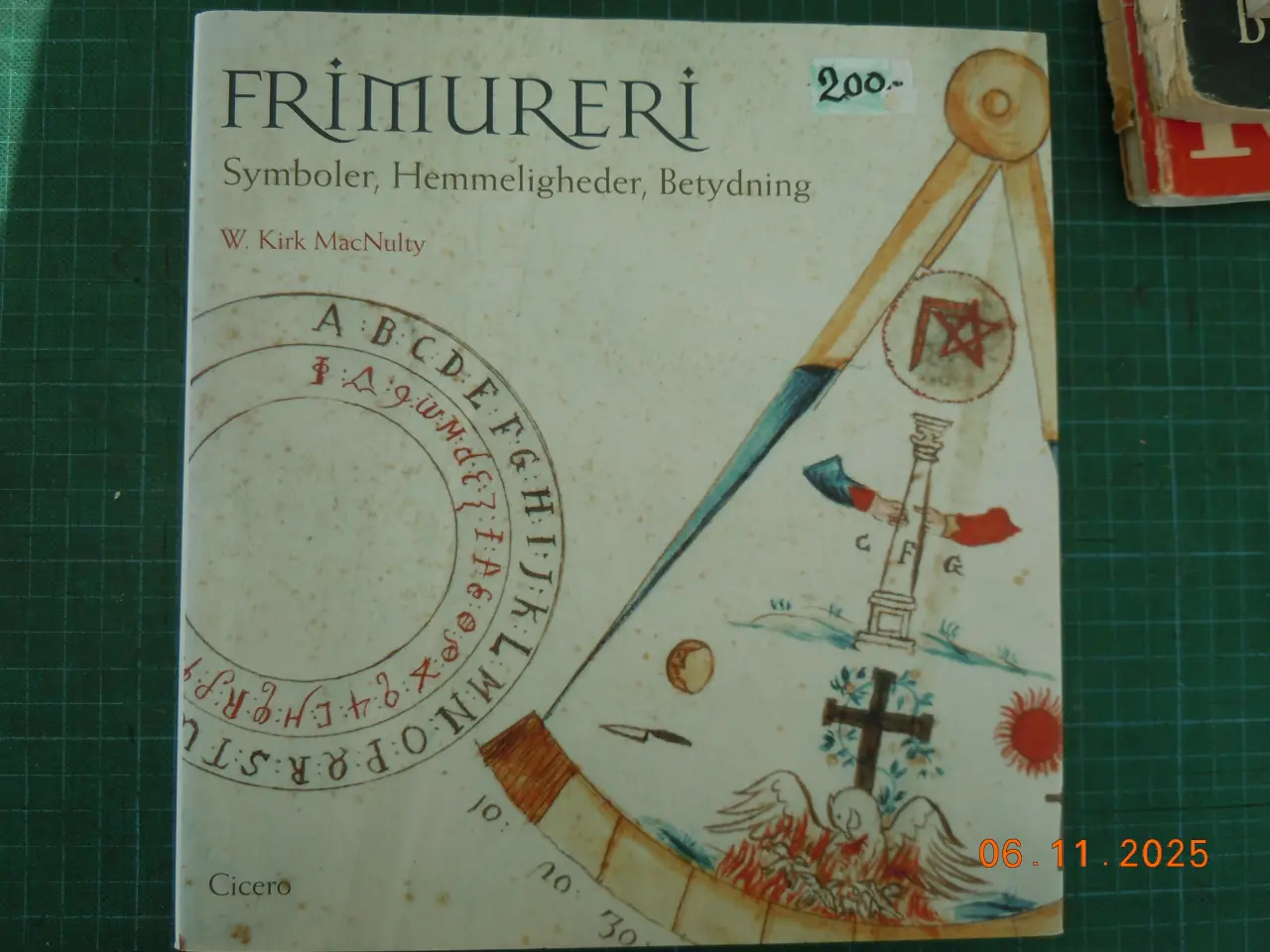 Billede 16 - Bøger om våben, frimureri, teknik og meget andet.