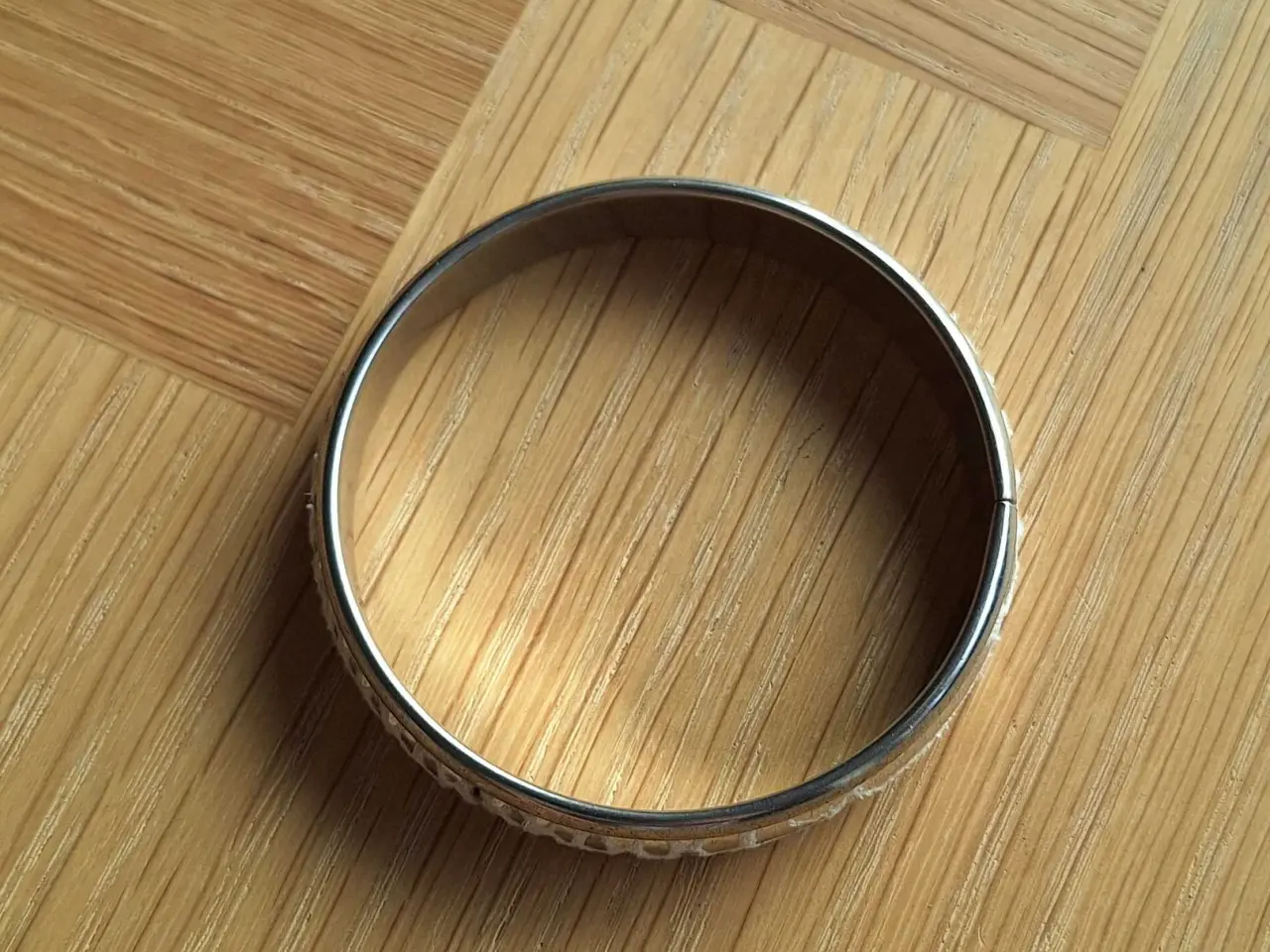 Billede 3 - Sølvfarvet armbånd