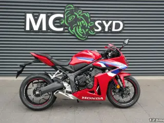 Honda CBR 650 RC MC-SYD BYTTER GERNE  5 ÅRS FABRIKS GARANTI
