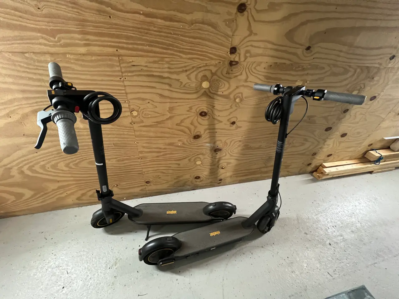 Billede 2 - 2 stk. Ninebot (Segway) G30 Max løbehjul