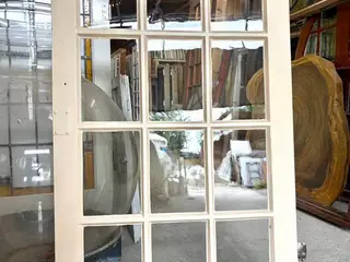 Velholdt, 12-ruders vinduesramme m. blæst glas