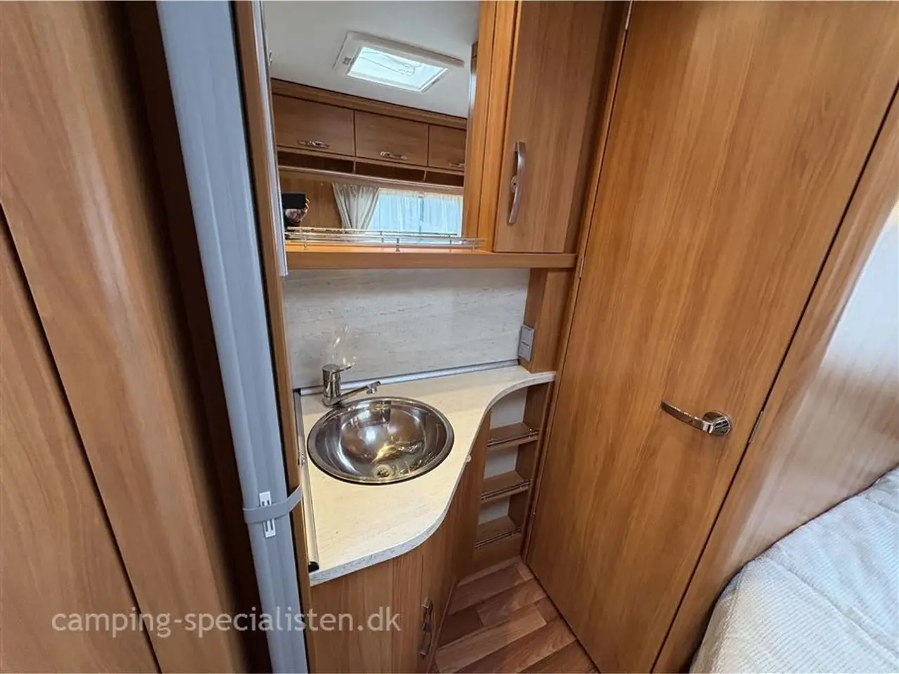 Billede 11 - 2014 - Hymer Nova Luxus Line 465   Hymer Nova Luxusline 465 2014 - Se den nu hos Camping-Specialisten.dk