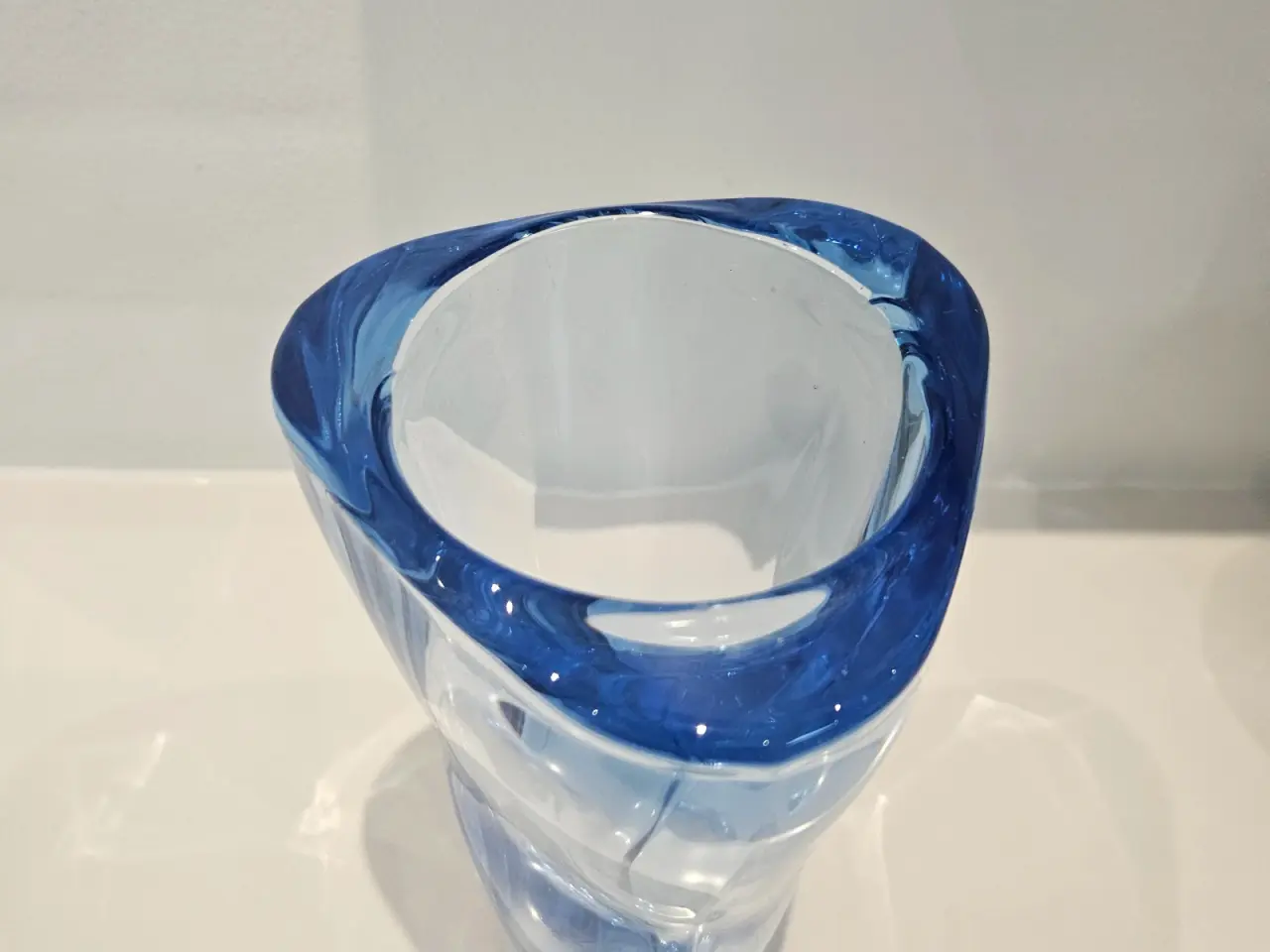 Billede 2 - Flot blålig vase.