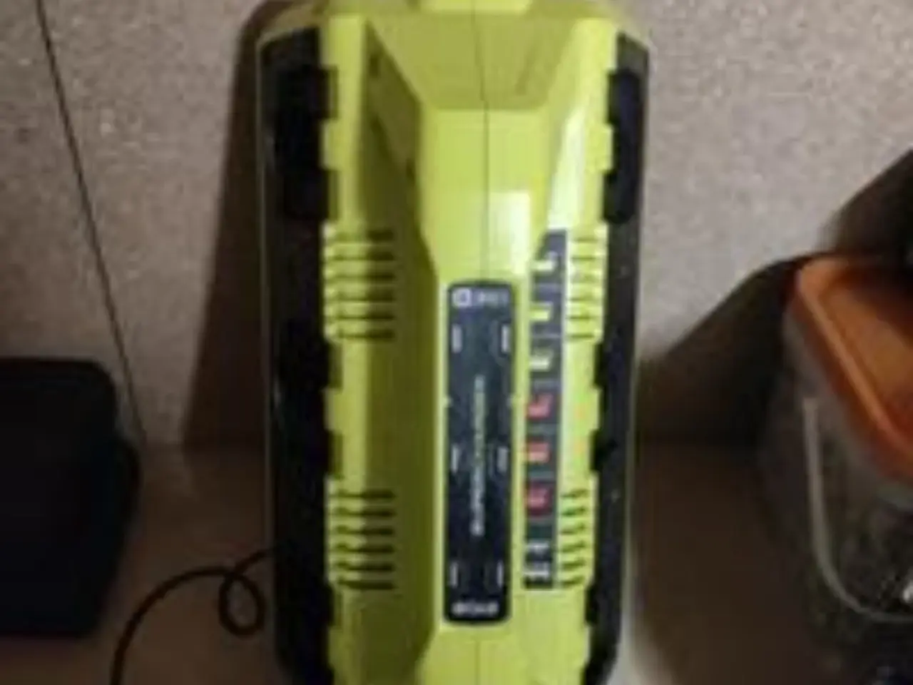 Billede 1 - Ryobi muliti oplader (udlejes)