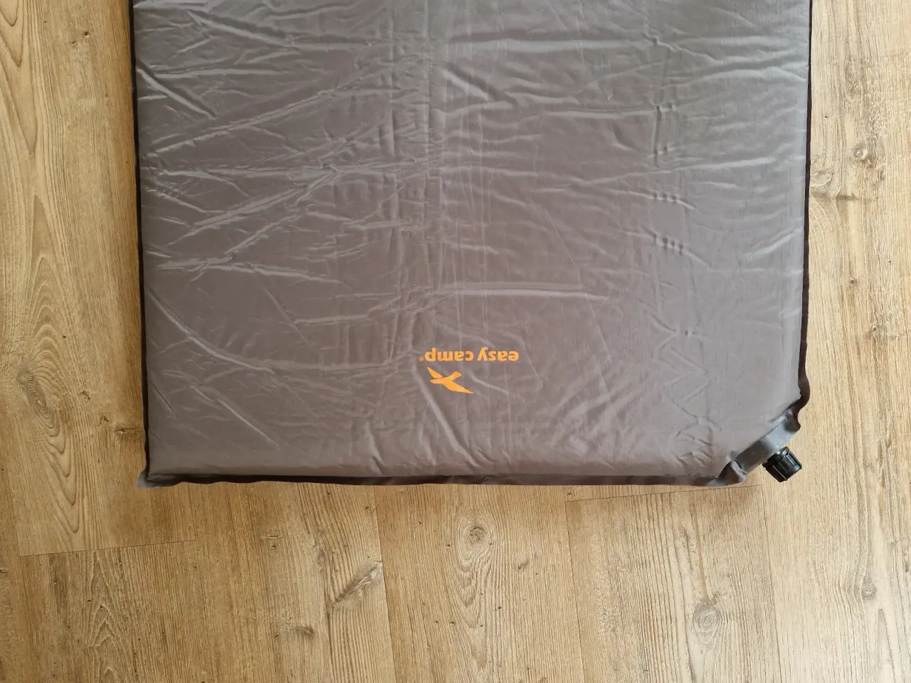 Billede 2 - 4,5 cm selvoppusteligt liggeunderlag fra Easy Camp