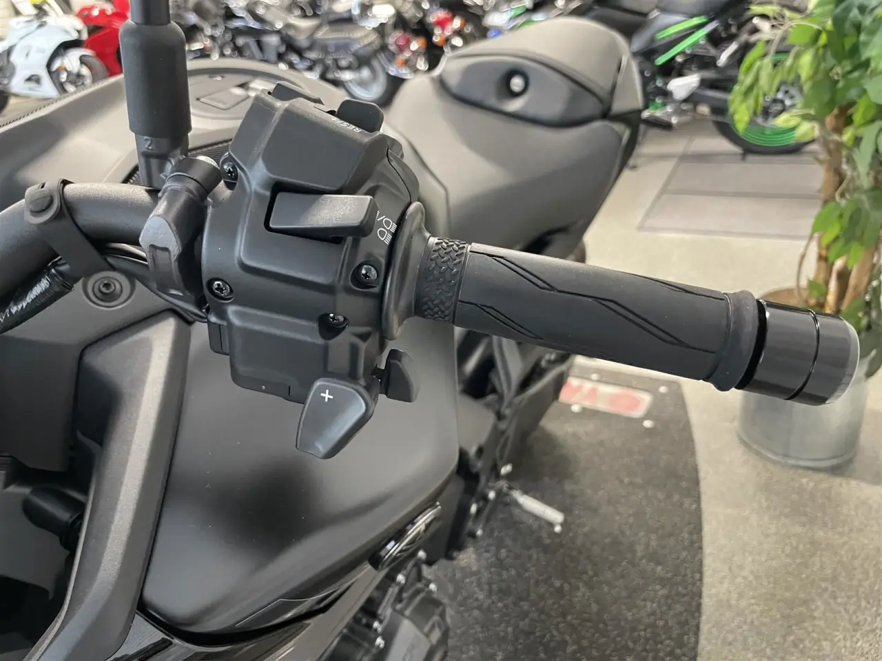 Billede 7 - Yamaha MT-09 Y-AMT - Tech Black