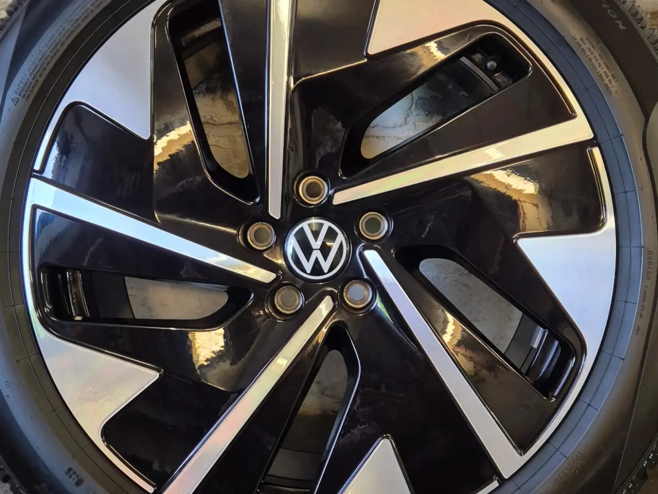 Billede 9 - VW ID.7 ORIGINAL ALUFÆLGE MED NYE VINTERDÆK