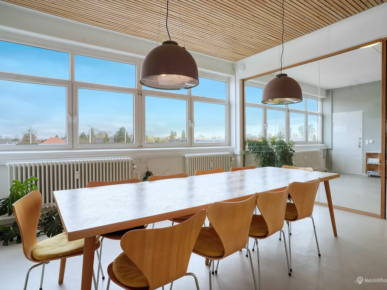 Billede 2 - Centralt beliggende ejendom med synlig facade mod Herlev Hovedgade