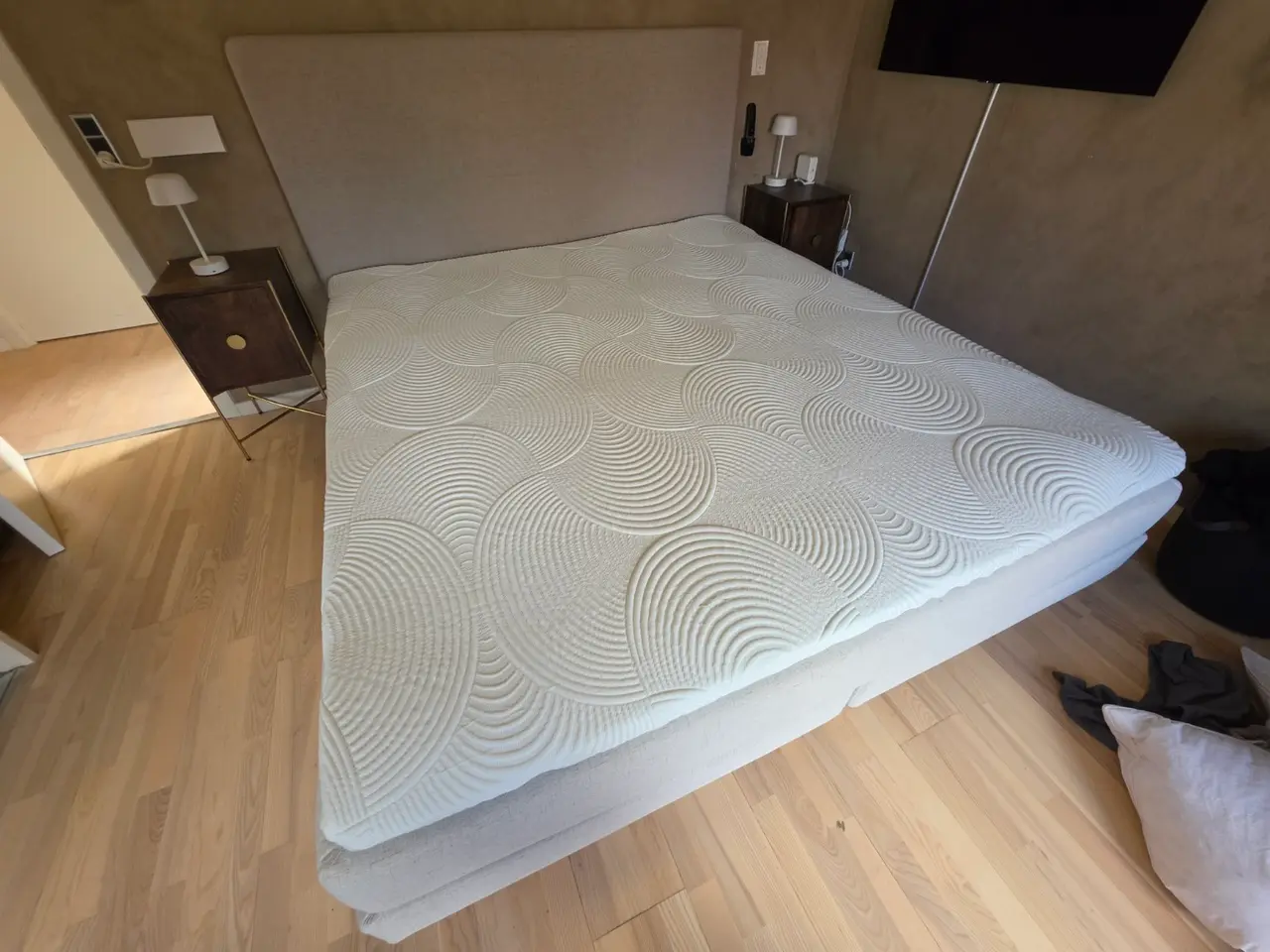 Billede 2 - Venus 4030 seng 180x200 m. gavl og topmadras