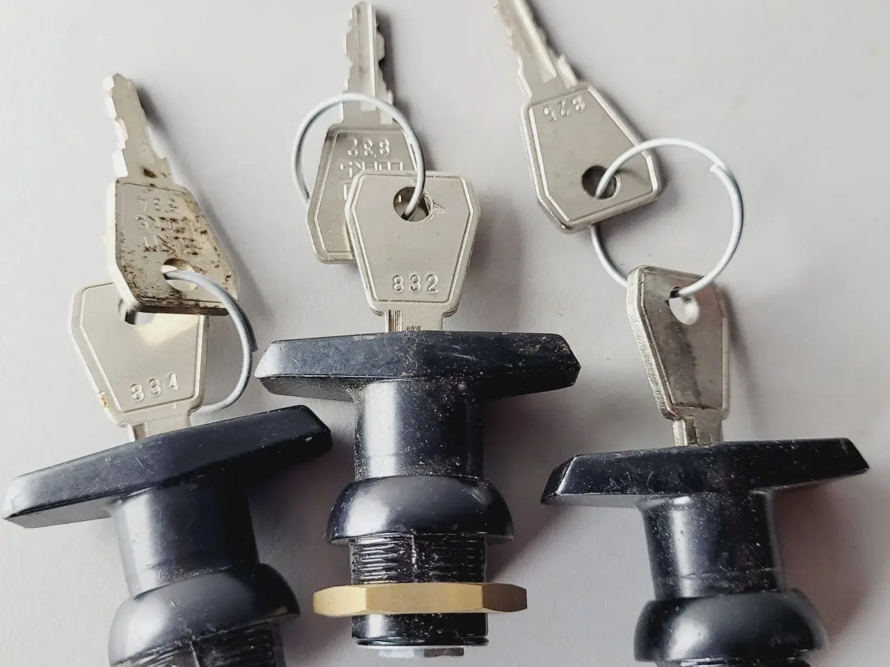 Billede 4 - 🔑 3 stk. Euro Locks T-Håndtagslåse / Skabslåse