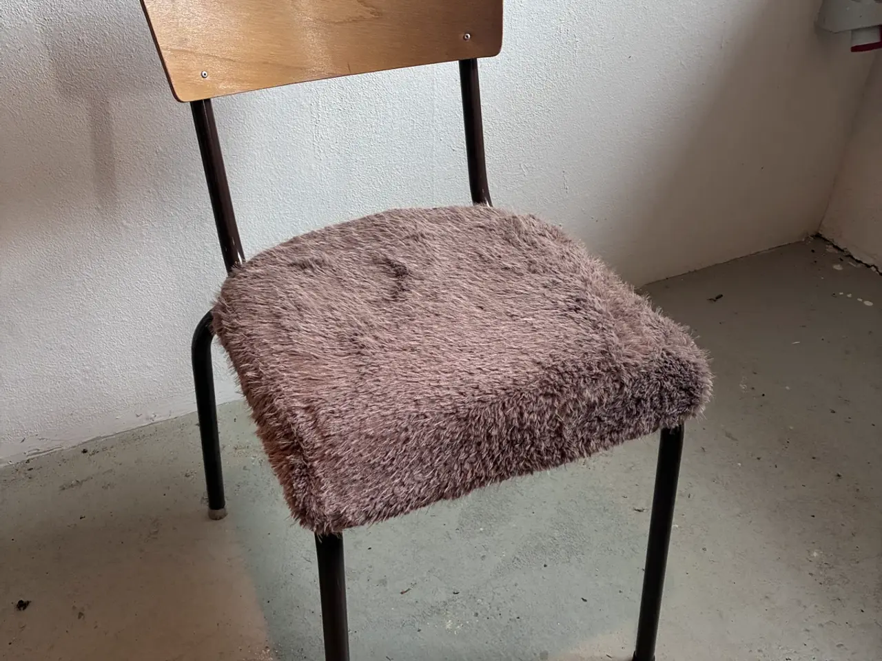 Billede 3 - 32 stabelbare stole – med og uden hynder