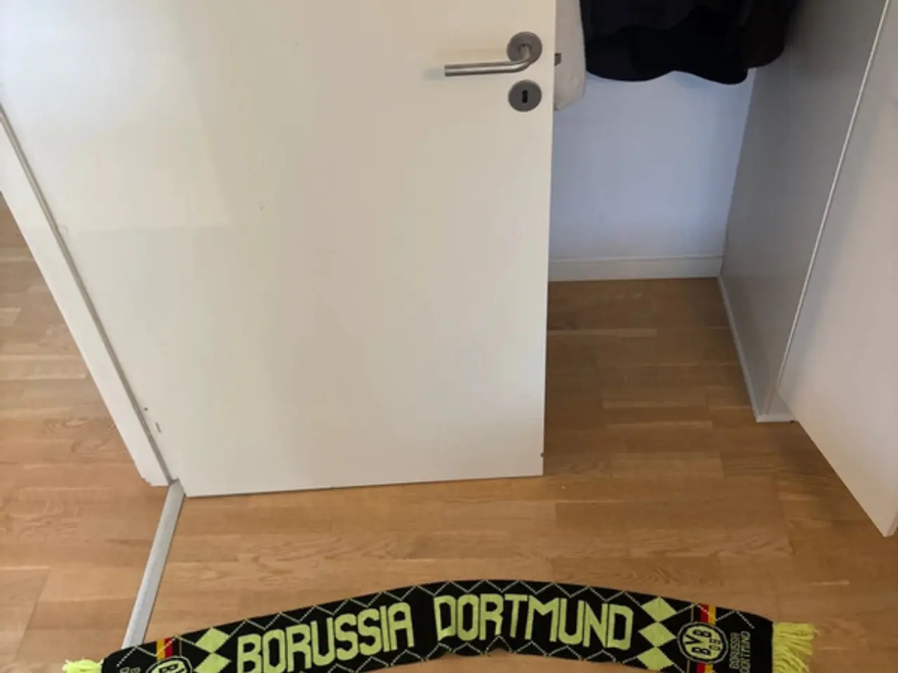 Billede 2 - Borussia Dortmund  halstørklæde 