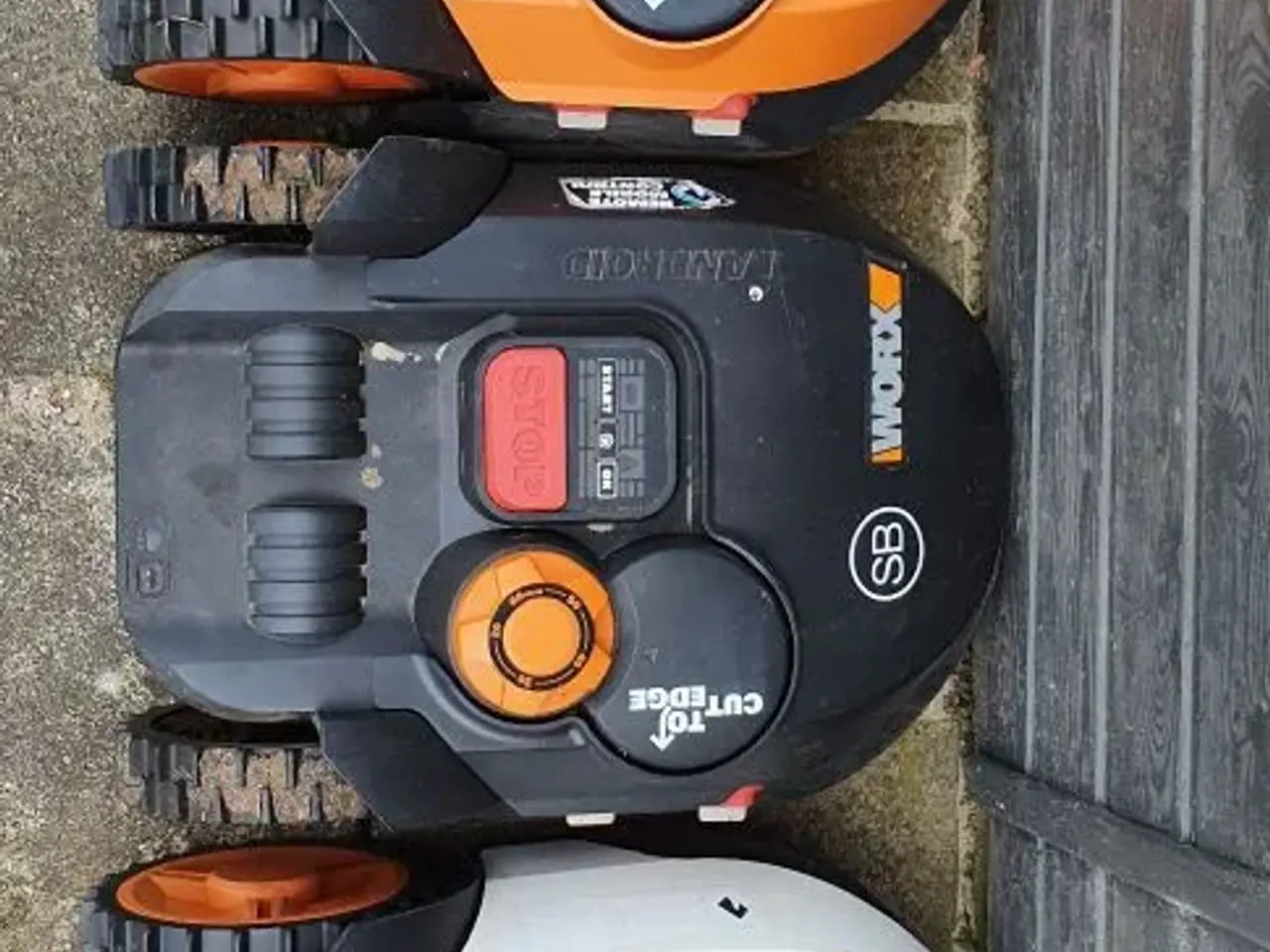 Billede 1 - Byt til nyt serviceret robotplæneklipper