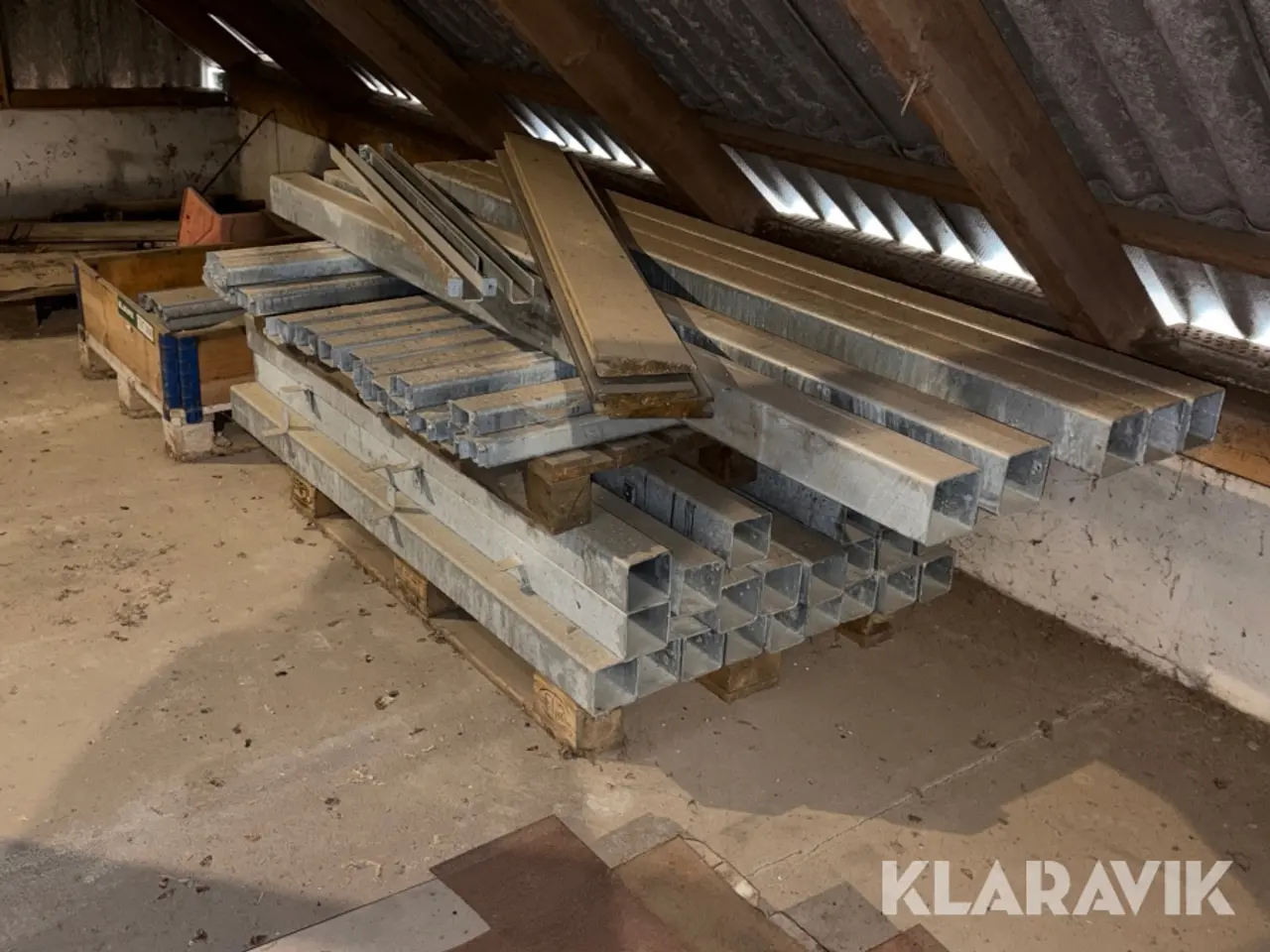 Billede 2 - Hegnsstolper Galvaniseret til dobbelt klinkprofiler