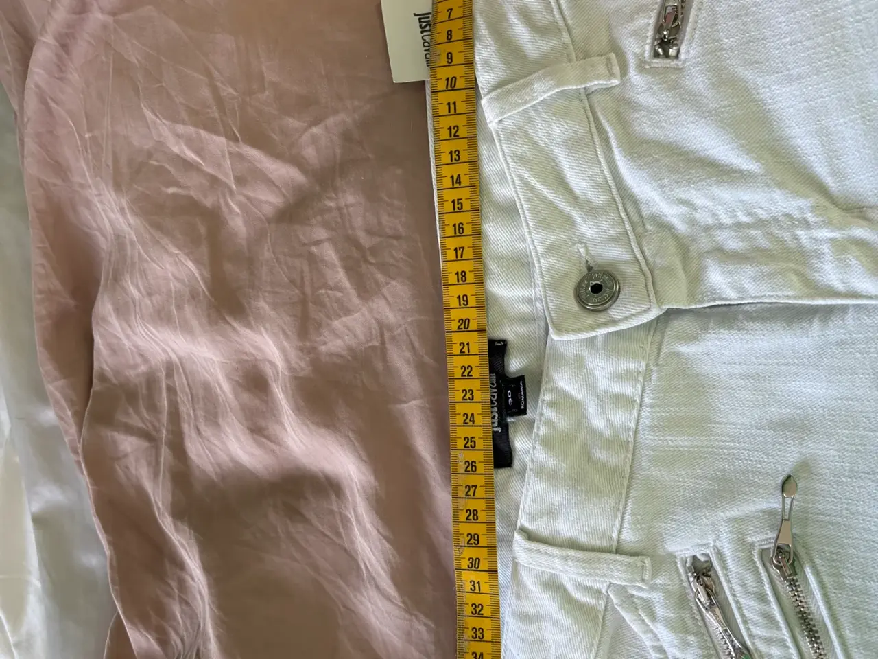 Billede 10 - JustCavalli bukser med flotte detaljer