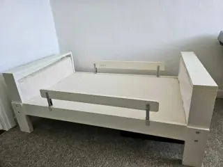 Vikare seng fra Ikea