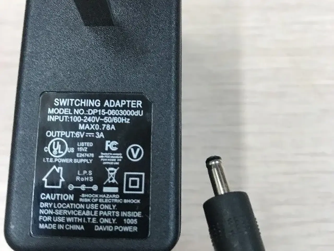 Billede 1 - Strømforsyning DAVID POWER DP15-0603000dU +6VDC 3A