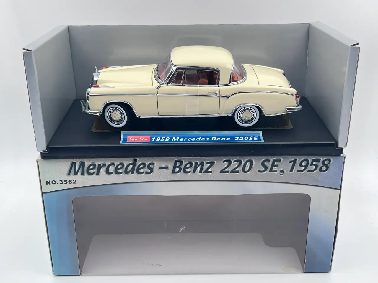 Billede 9 - 1958 Mercedes 220 SE Coupe 1:18