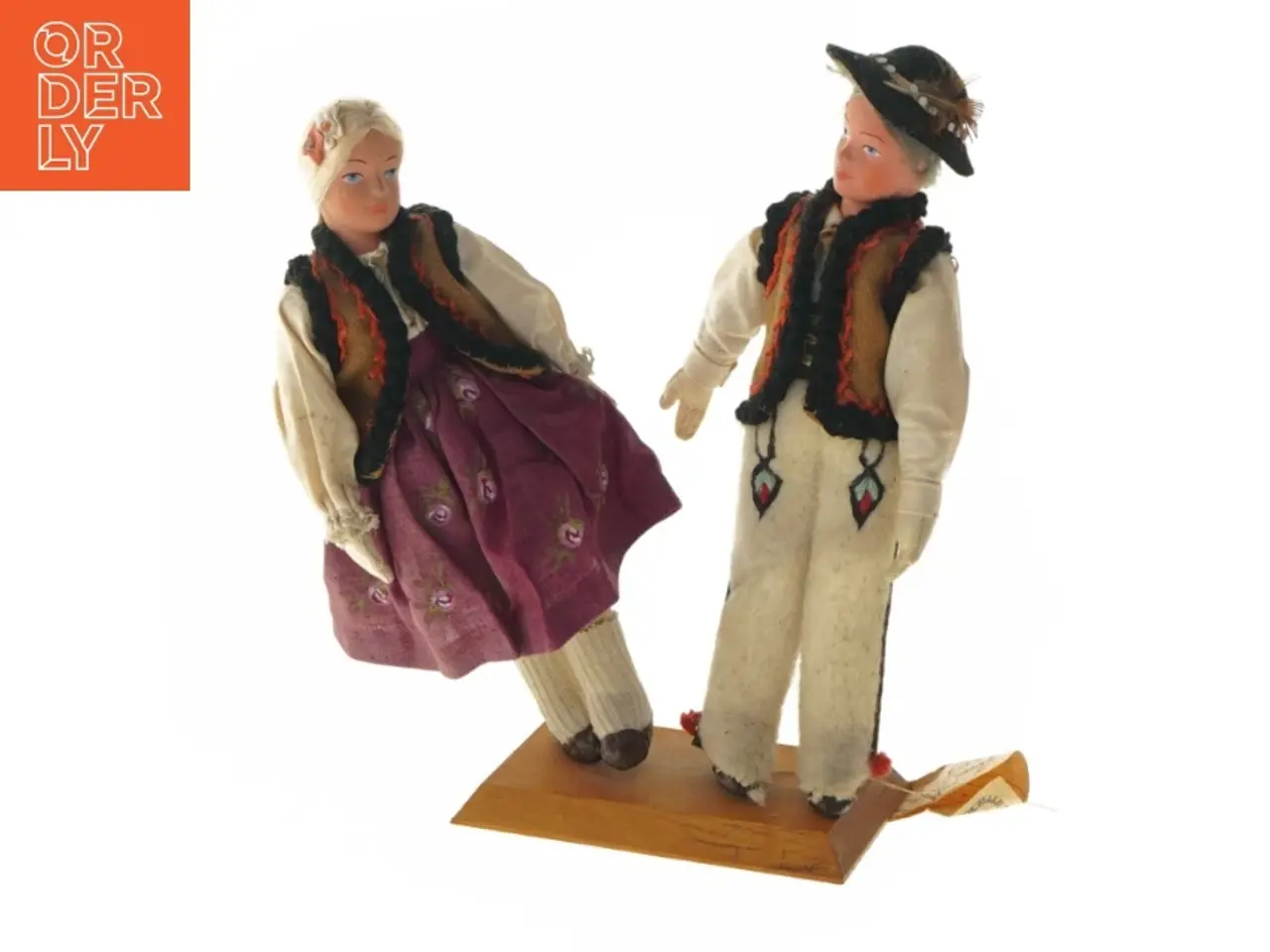 Billede 1 - Traditionelle dukker i folkedragt (str. 22 cm)
