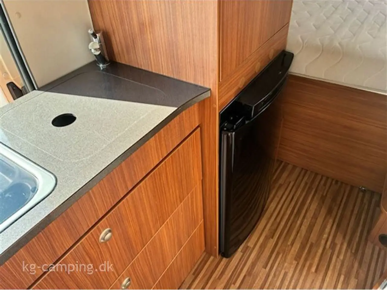 Billede 12 - 2013 - Adria Twin 600 SP Adria Twin 600 SP fra 2013 - veludstyret med bla. markise, solcelle, bodelsbatteri og meget mere.