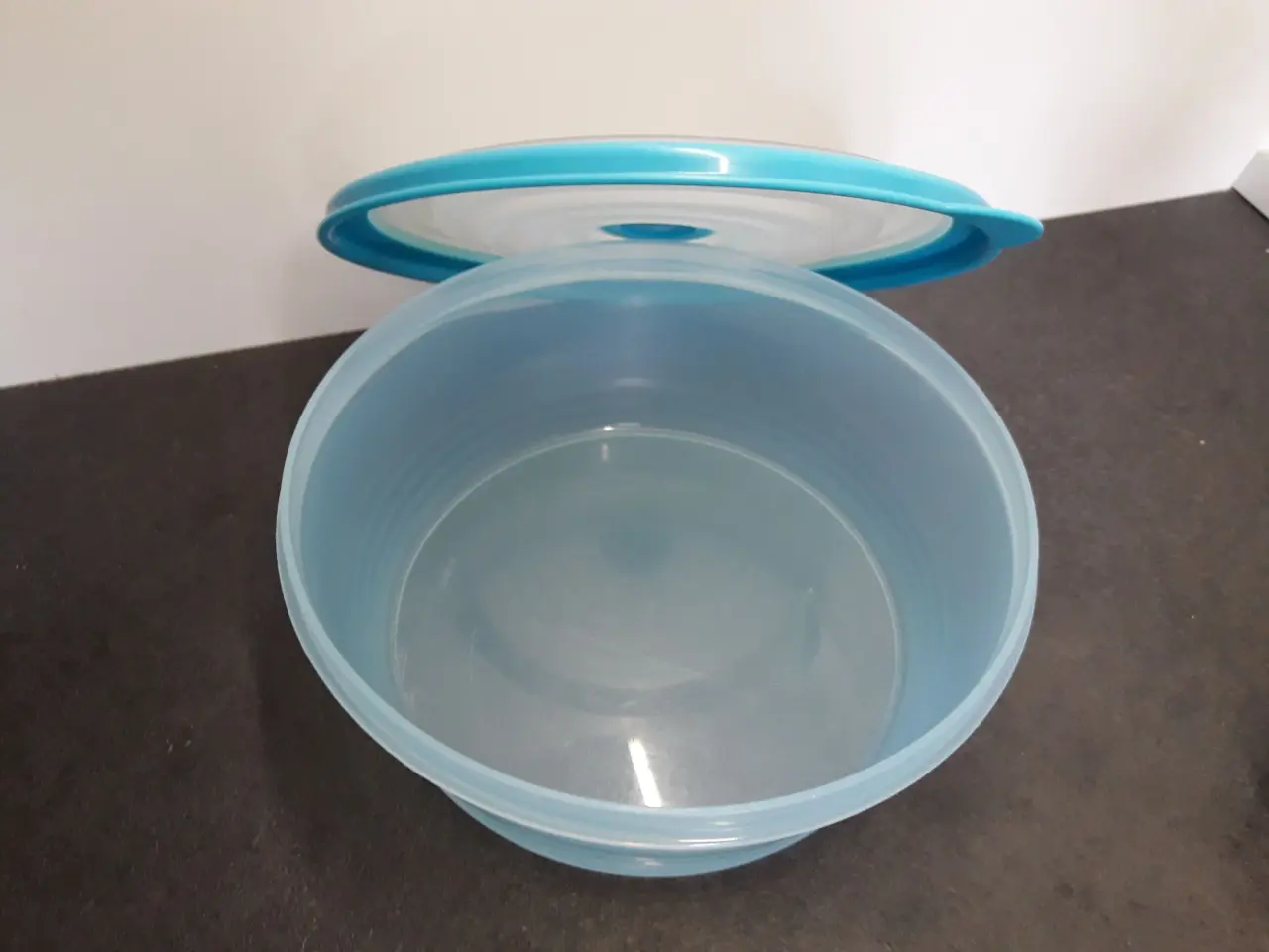 Billede 3 - Tupperware skål m. låg