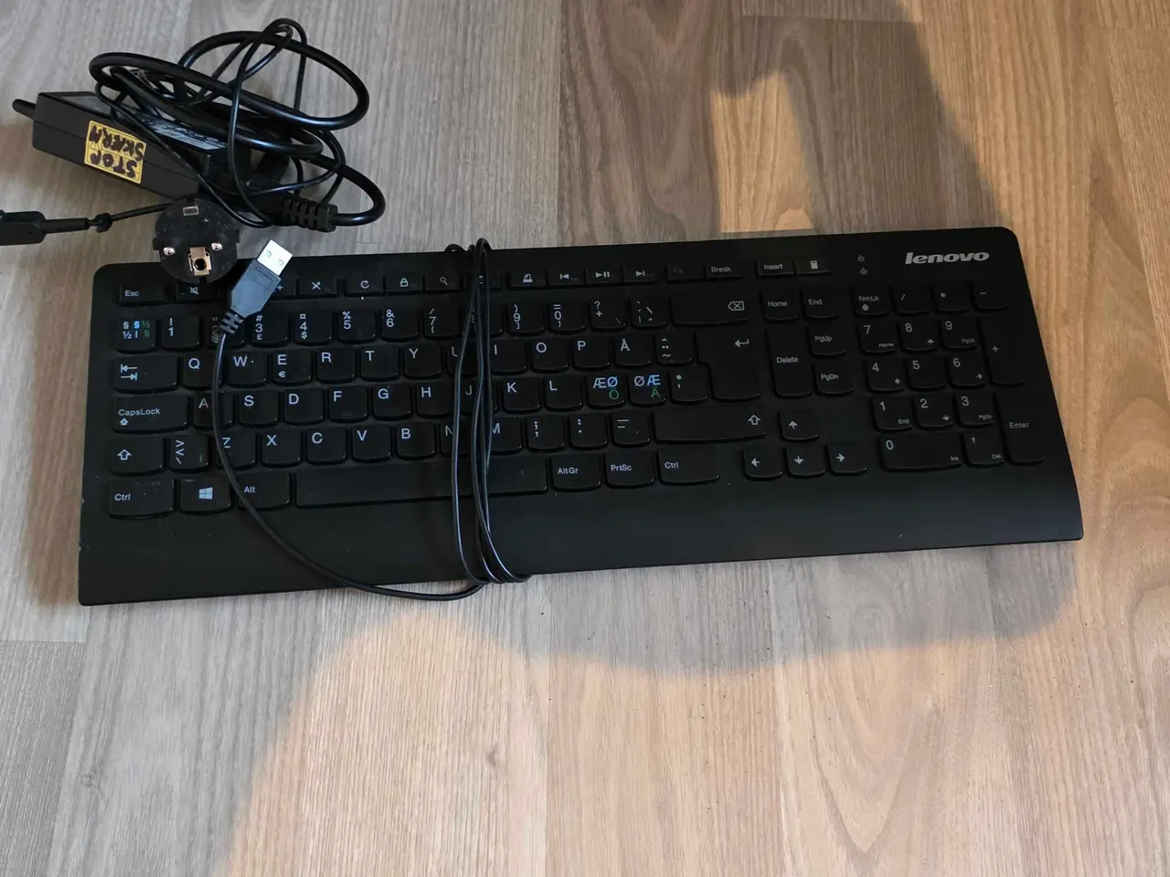 Billede 5 - Skærm og tastatur.