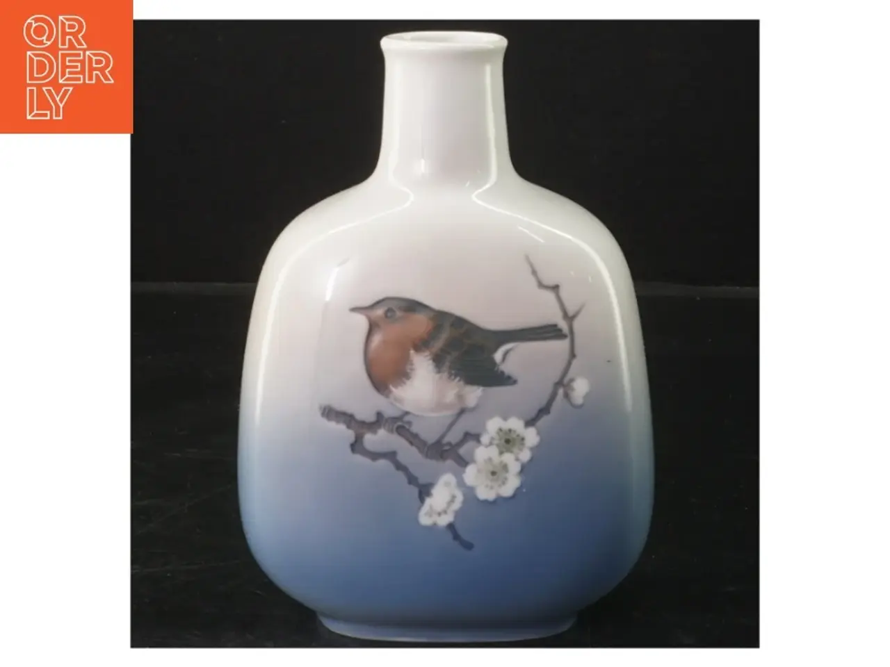 Billede 1 - Porcelænsdekoration med fugl fra Royal Copenhagen (str. 15x9 cm)