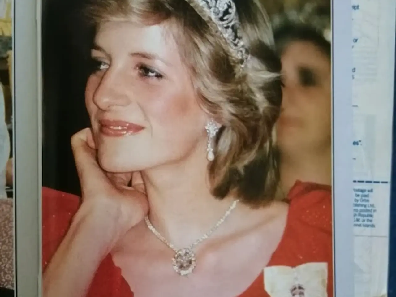 Billede 3 - Bøger og blade, Smukke The Royal Family Samleblade