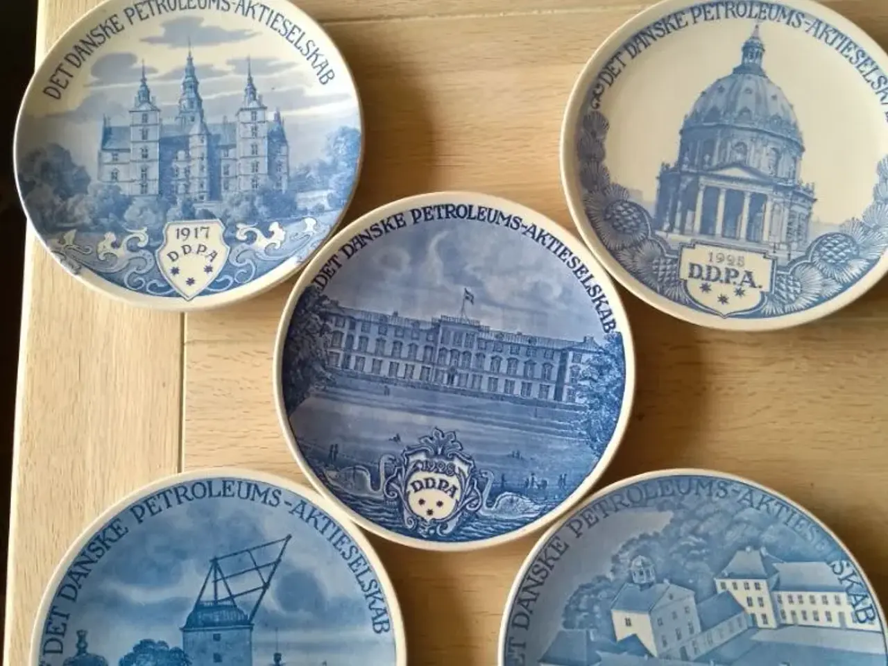 Billede 1 - 5 Platter fra petroleums-aktieselslab