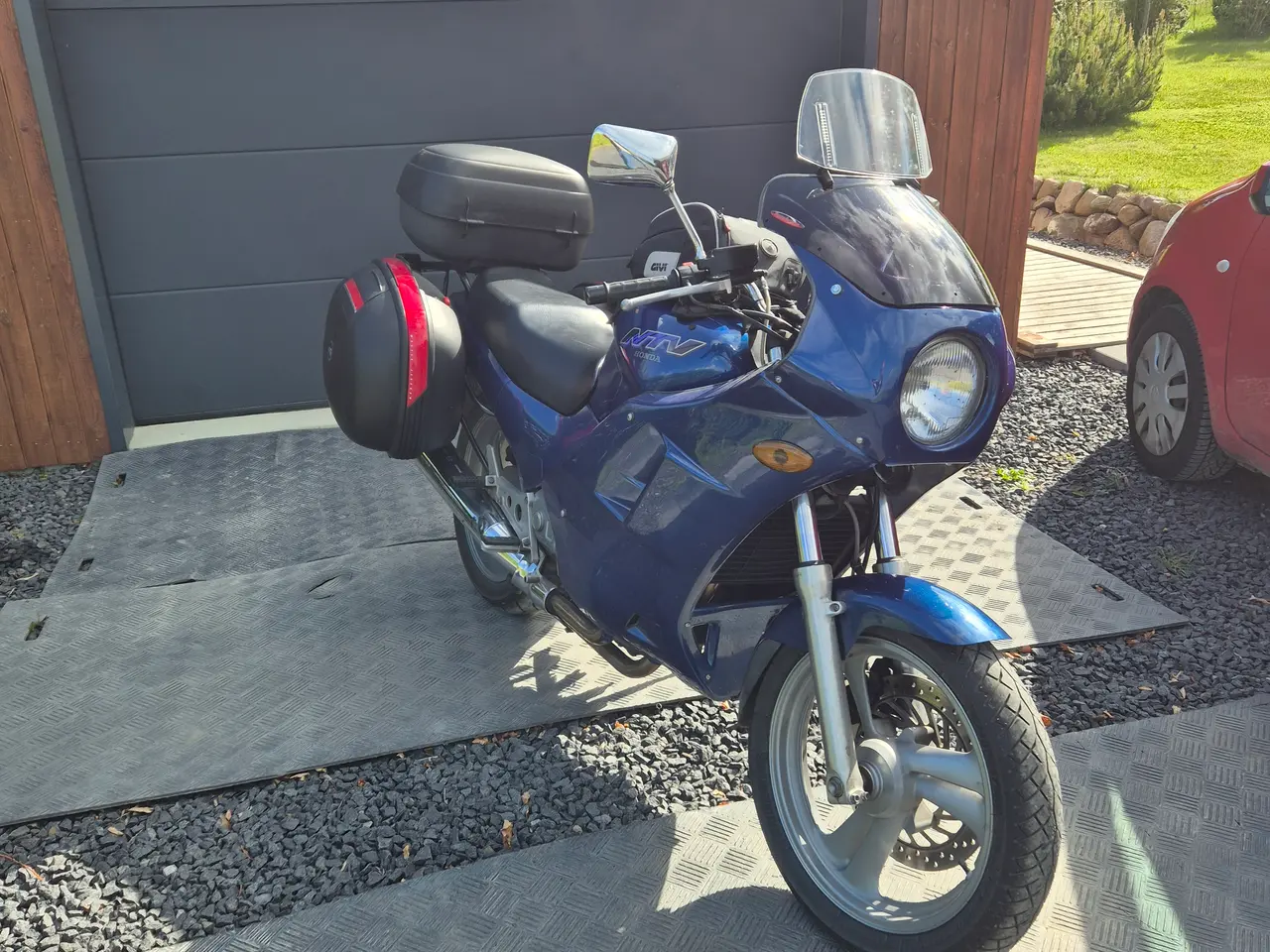 Billede 4 - Flot Honda ntv 650 med kardan og fuldt taskesæt