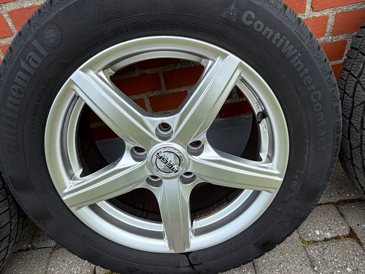 Billede 1 - Velholdte vinterdæk til VW, Skoda, Seat