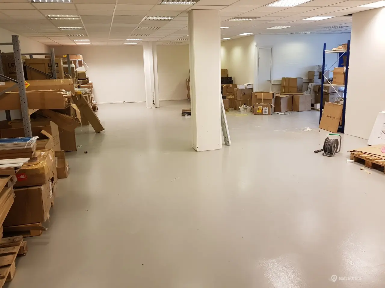 Billede 1 - Lager med kontor