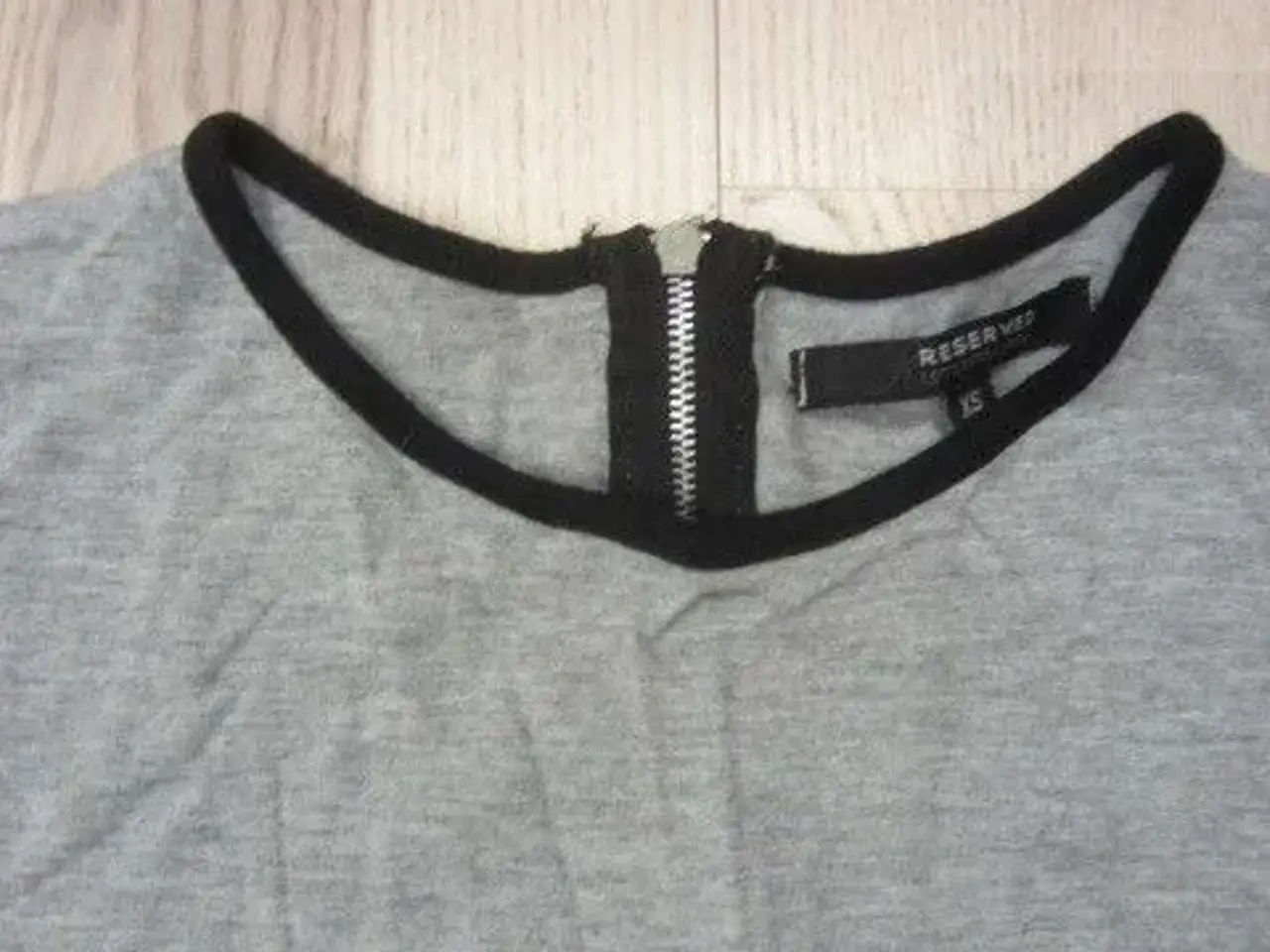 Billede 2 - Str. XS, t-shirt fra RESERVED