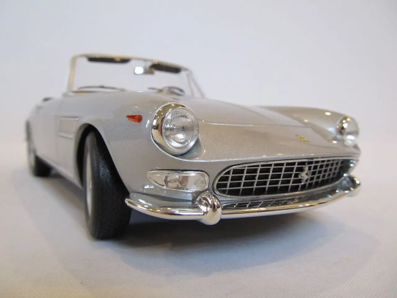 Billede 1 - 1964 Ferrari 275 GTS Pininfarina Spyder - 1:18 