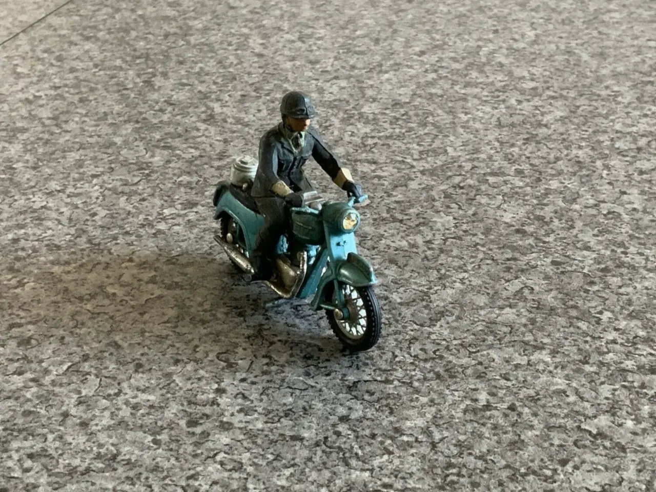 Billede 2 - Britains No 9697 Police Patrol Triumph Thunderbird