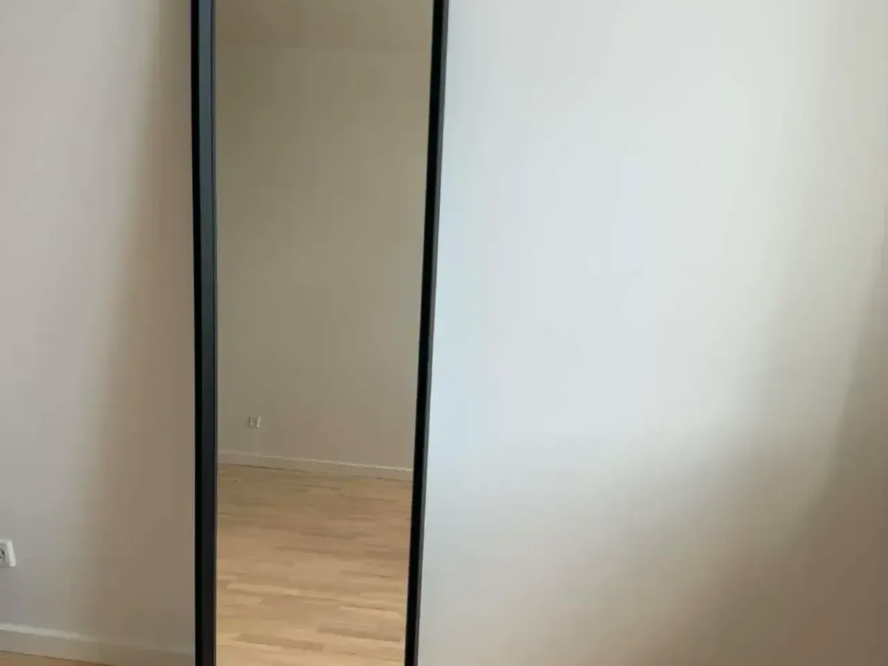 Billede 1 - Sort vægspejl 40x150cm