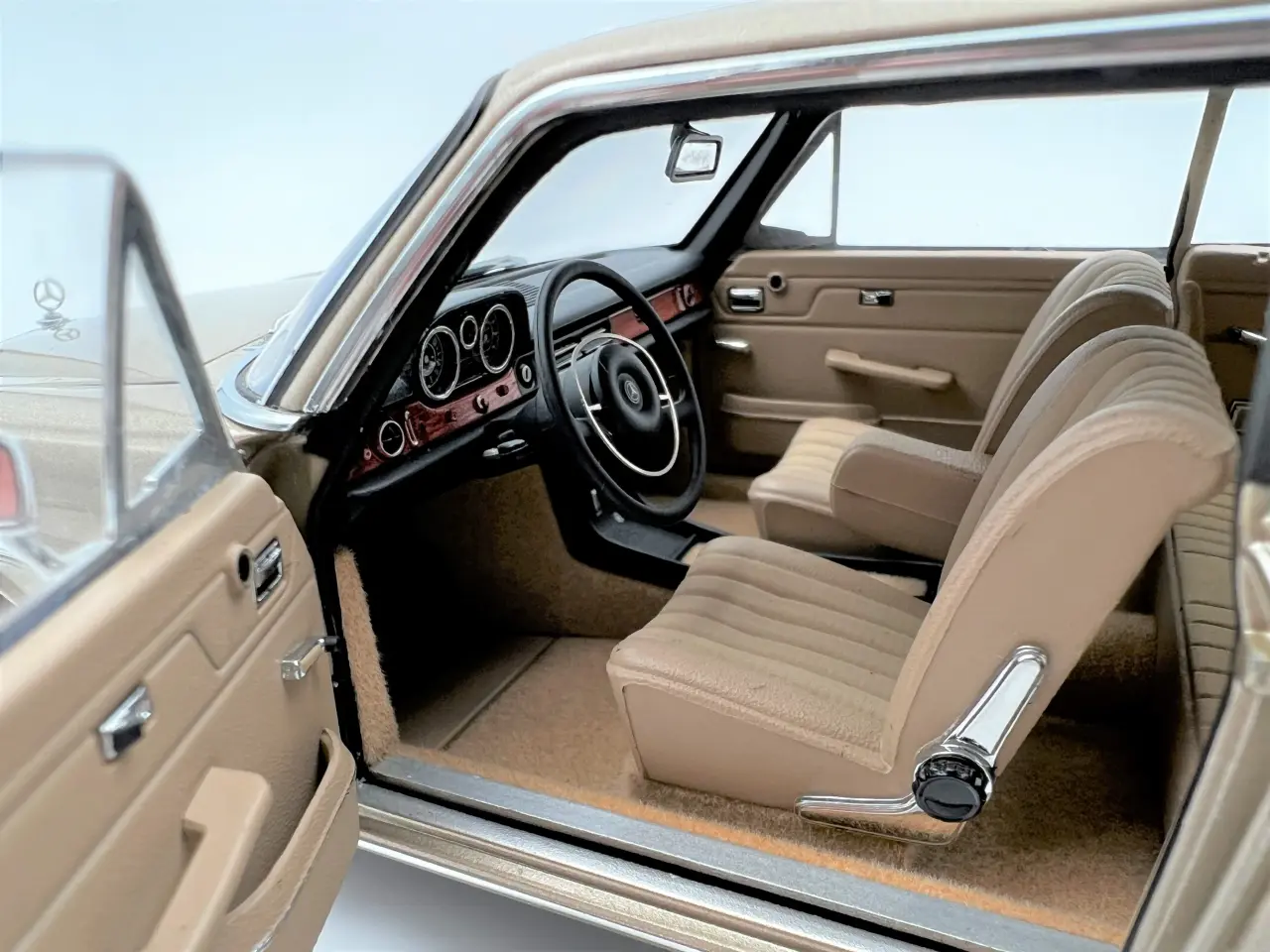 Billede 6 - 1968 Mercedes-Benz 280C /8 AUTOart - 1:18