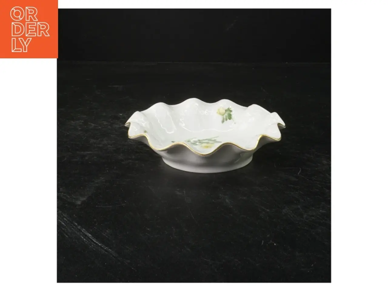 Billede 1 - Porcelænsfad med blomstermønster fra B&G (str. Ø 15)