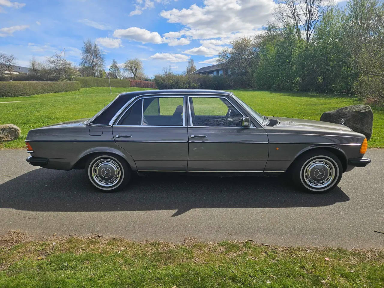Billede 3 - Mercedes-Benz W123 2.3E veteran