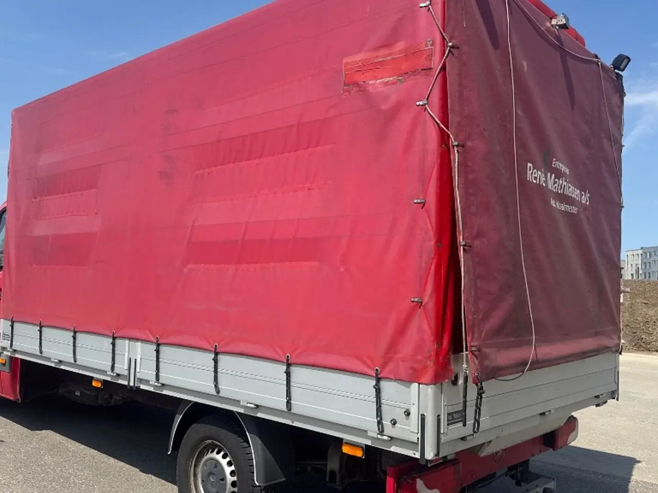Billede 4 - Mercedes Sprinter 316 CDI lang model, lukket pressenning og værktøjsskab