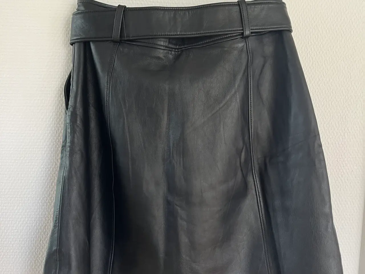 Billede 7 - Sort læder nederdel Massimo Dutti str M