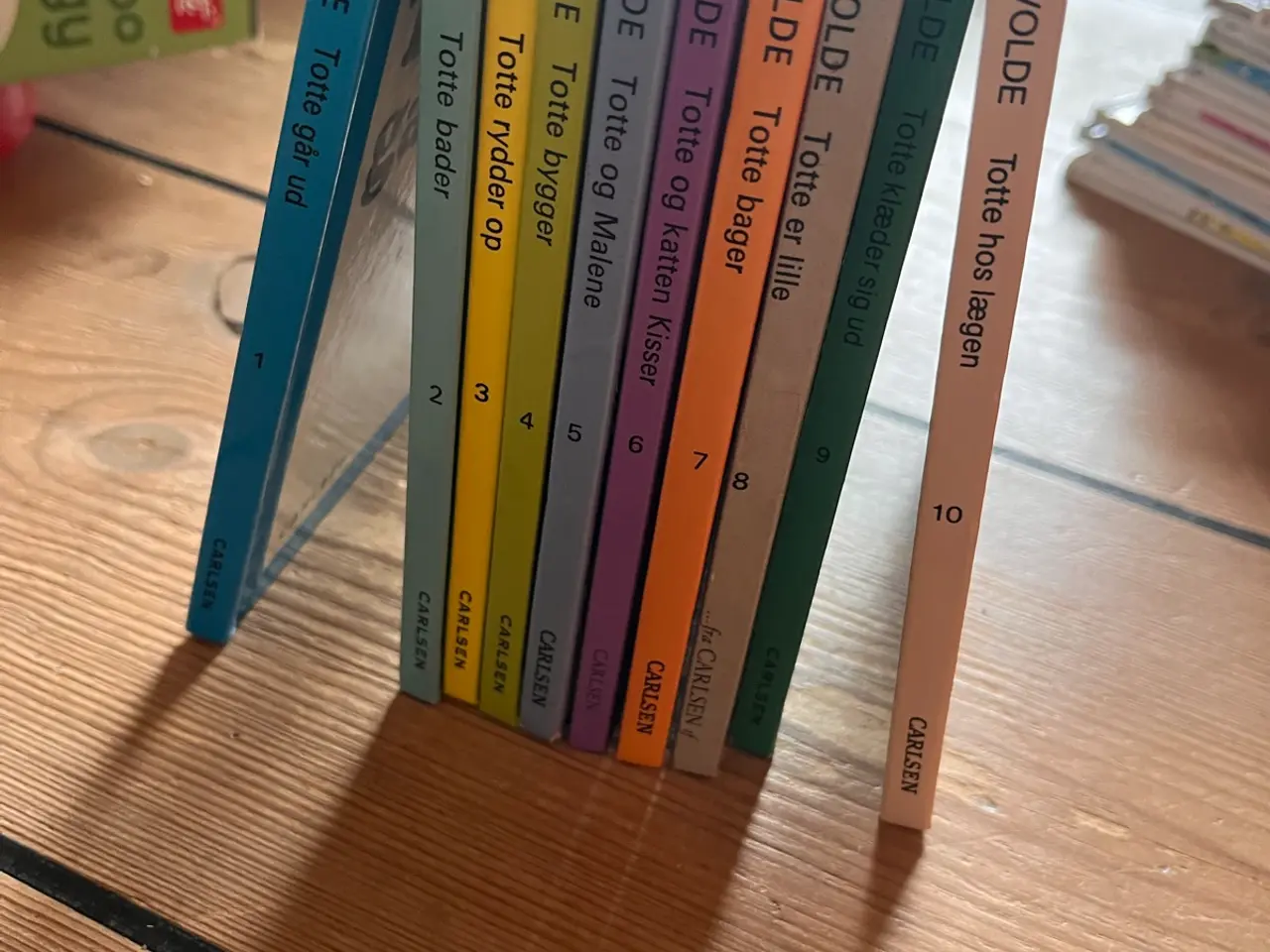 Billede 1 - Alle totte og Lotte bøger