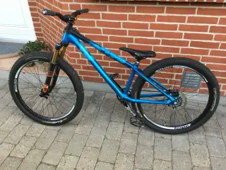 Dirtjumper cykel