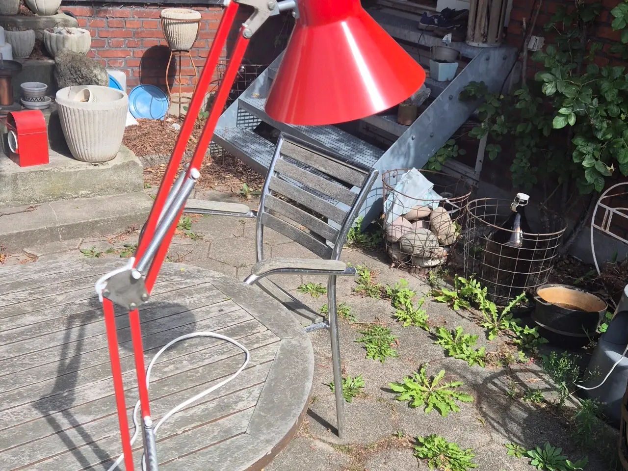 Billede 9 - Velholdt rød arkitektlampe i klassisk dansk design