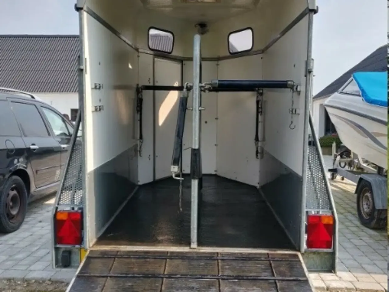Billede 1 - Hestetrailer udlejning