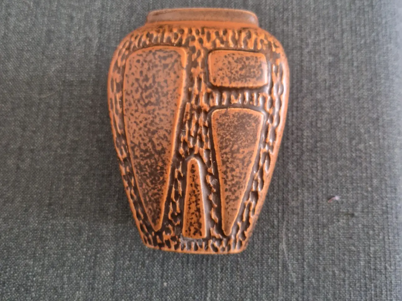 Billede 2 - Lille vase I Johgus keramik fra Bornholm.
