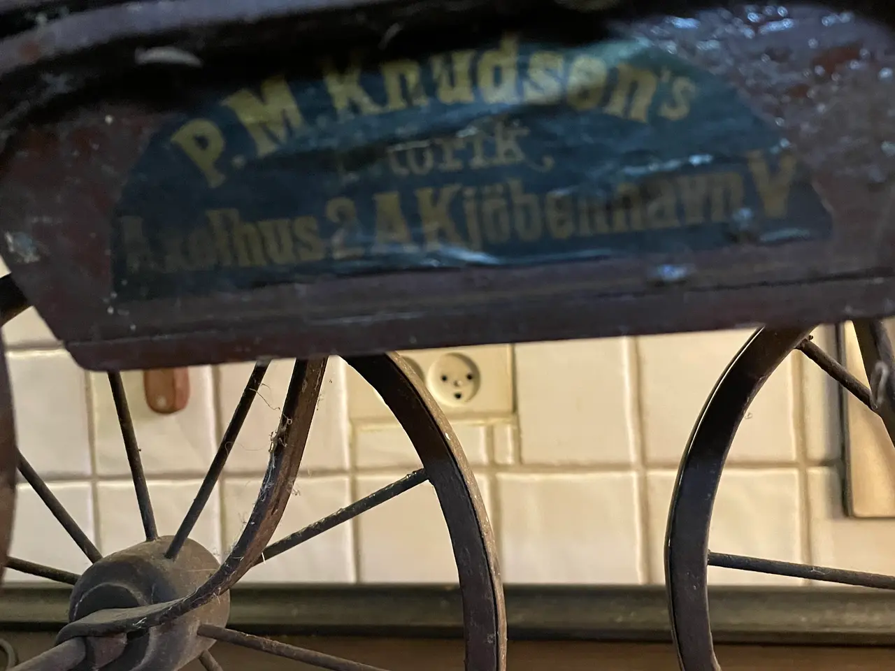Billede 2 - Elegant gl. dukkevogn fra P.M. Knudsen