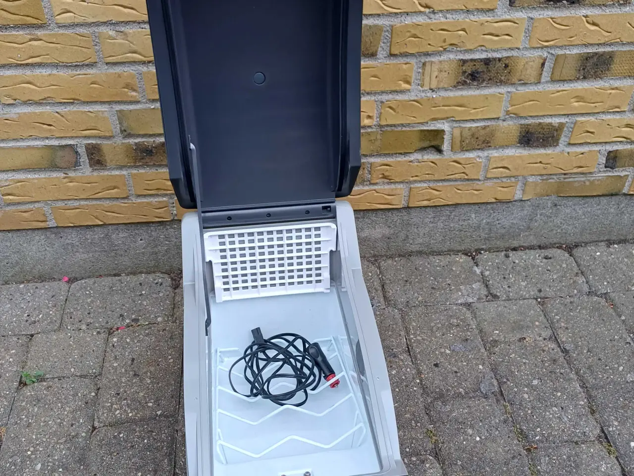 Billede 2 - Kølebox 12 v køl/varme.